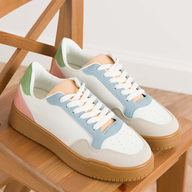 Sportbačiai lygiu padu Ideal Shoes - pasteliniai